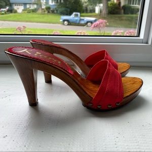 Kiara Shoes Clog Heels HANDMADE CLOGS
wood-effect clogs made in italy Size 37EU